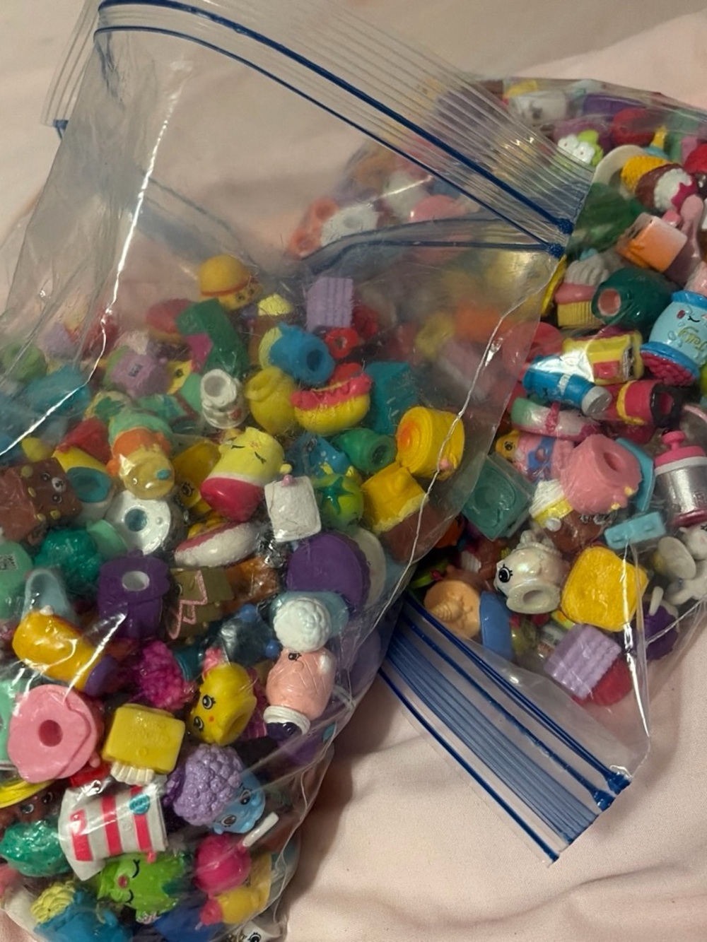 10 pc shopkins (can be random or you can choose based off the photos)